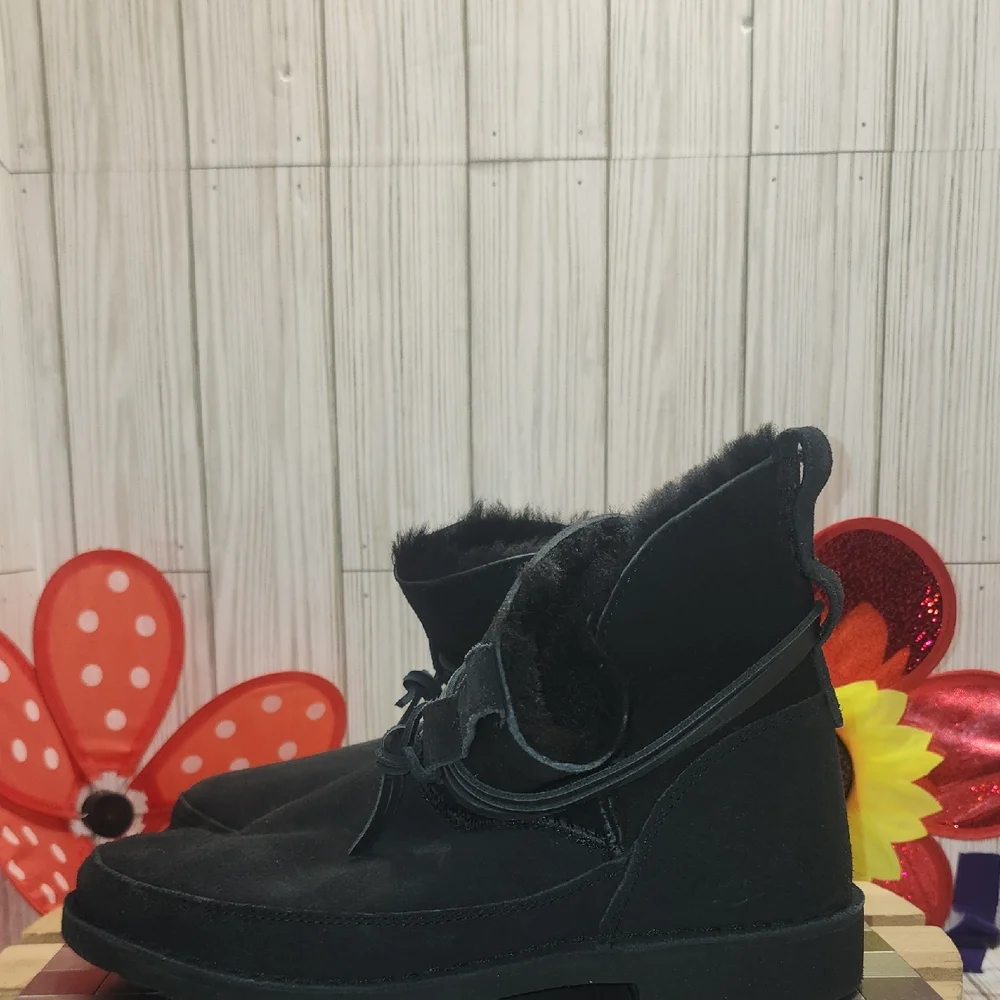 UGG‎ Esther Black Ankle Boots with Fur Trim